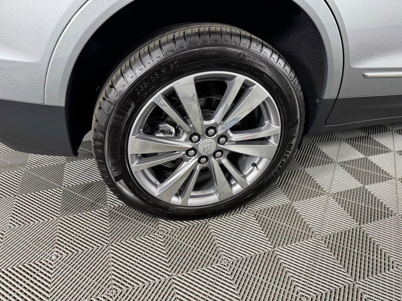 Used 2025 Cadillac XT5 Premium Luxury FWD image 53