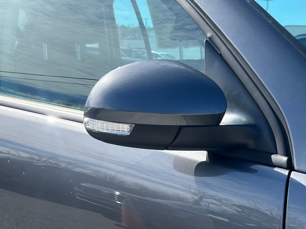 Used 2016 Volkswagen Tiguan S image 10