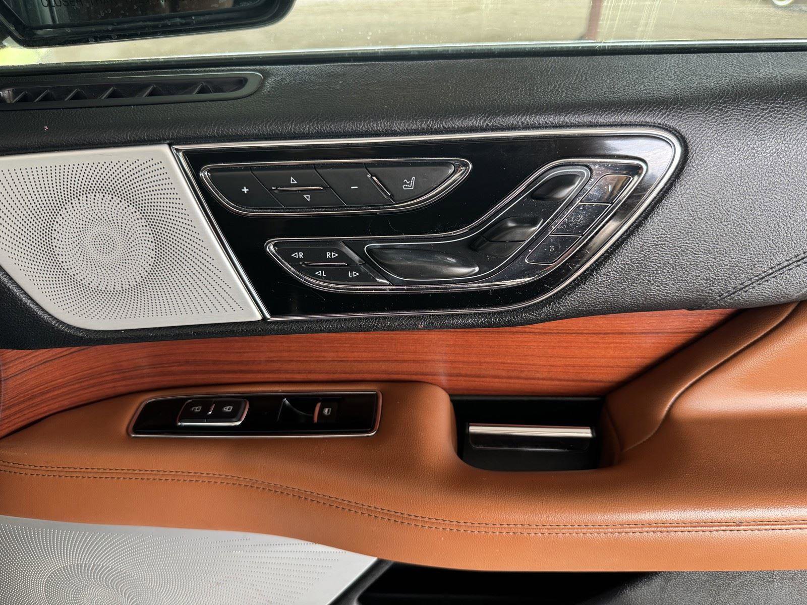 Used 2021 Lincoln Navigator Reserve w/ Luxury Package AWD/4WD image 44