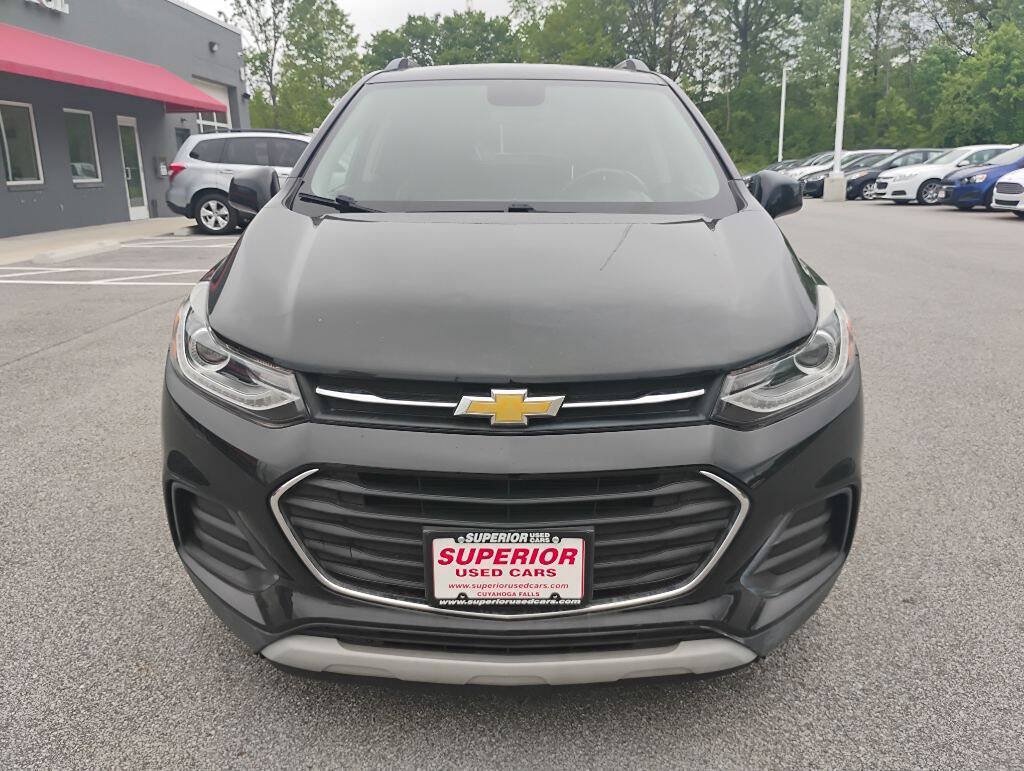 Used 2017 Chevrolet Trax LT w/ LT Convenience Package FWD image 2