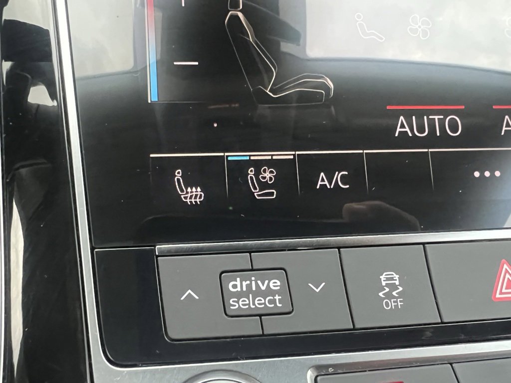 Used 2022 Audi Q8 Premium Plus w/ Premium Plus Package image 38