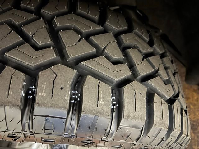 Used 2022 Jeep Grand Cherokee Limited image 11