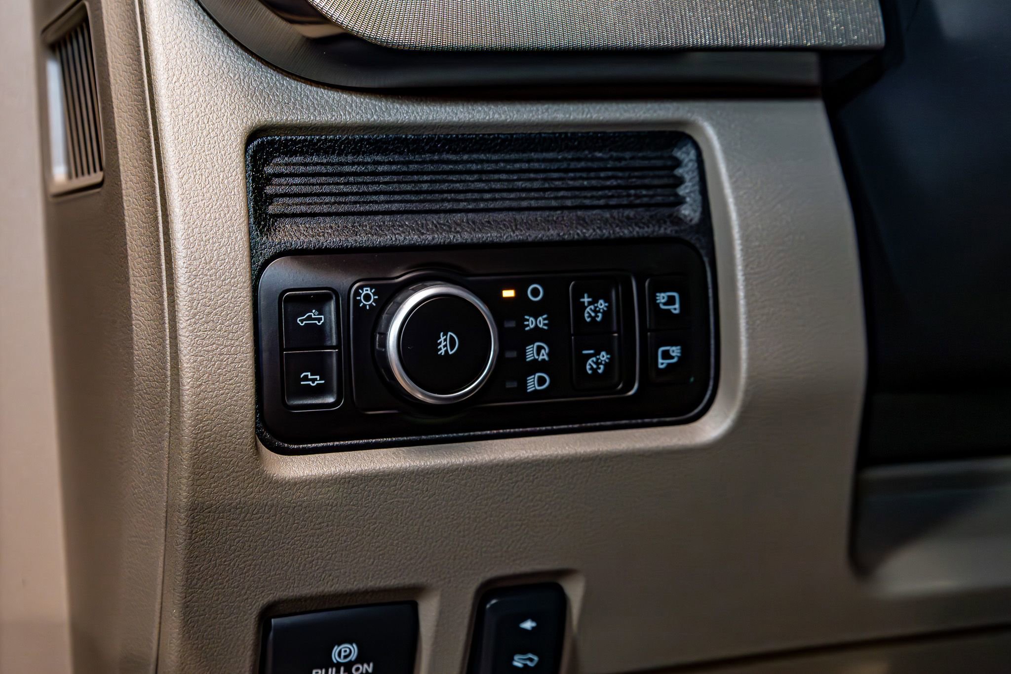 Used 2026 Ford F350 Platinum w/ Platinum Plus Package image 21