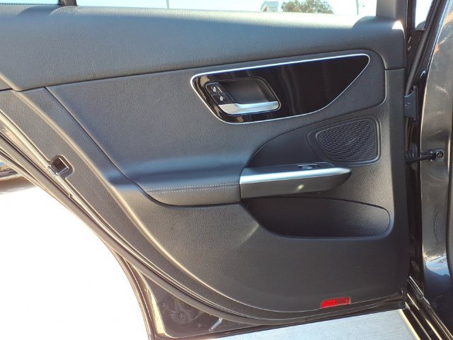 Used 2022 Mercedes-Benz C 300 Sedan image 17