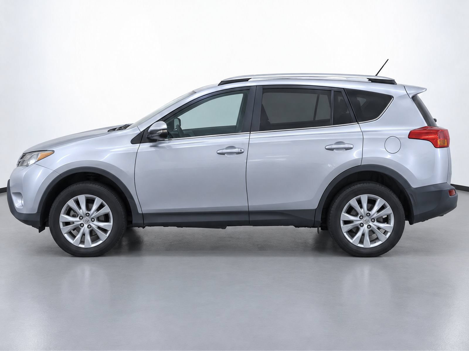 Used 2014 Toyota RAV4 Limited FWD image 5