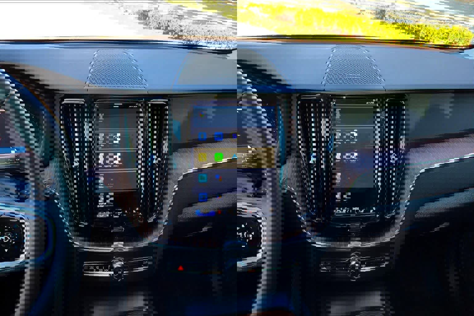 Certified 2023 Volvo XC60 T8 Plus w/ Climate Package image 28