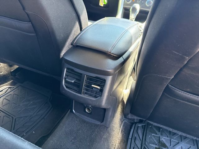 Used 2015 Ford Fusion SE w/ Equipment Group 201A image 12