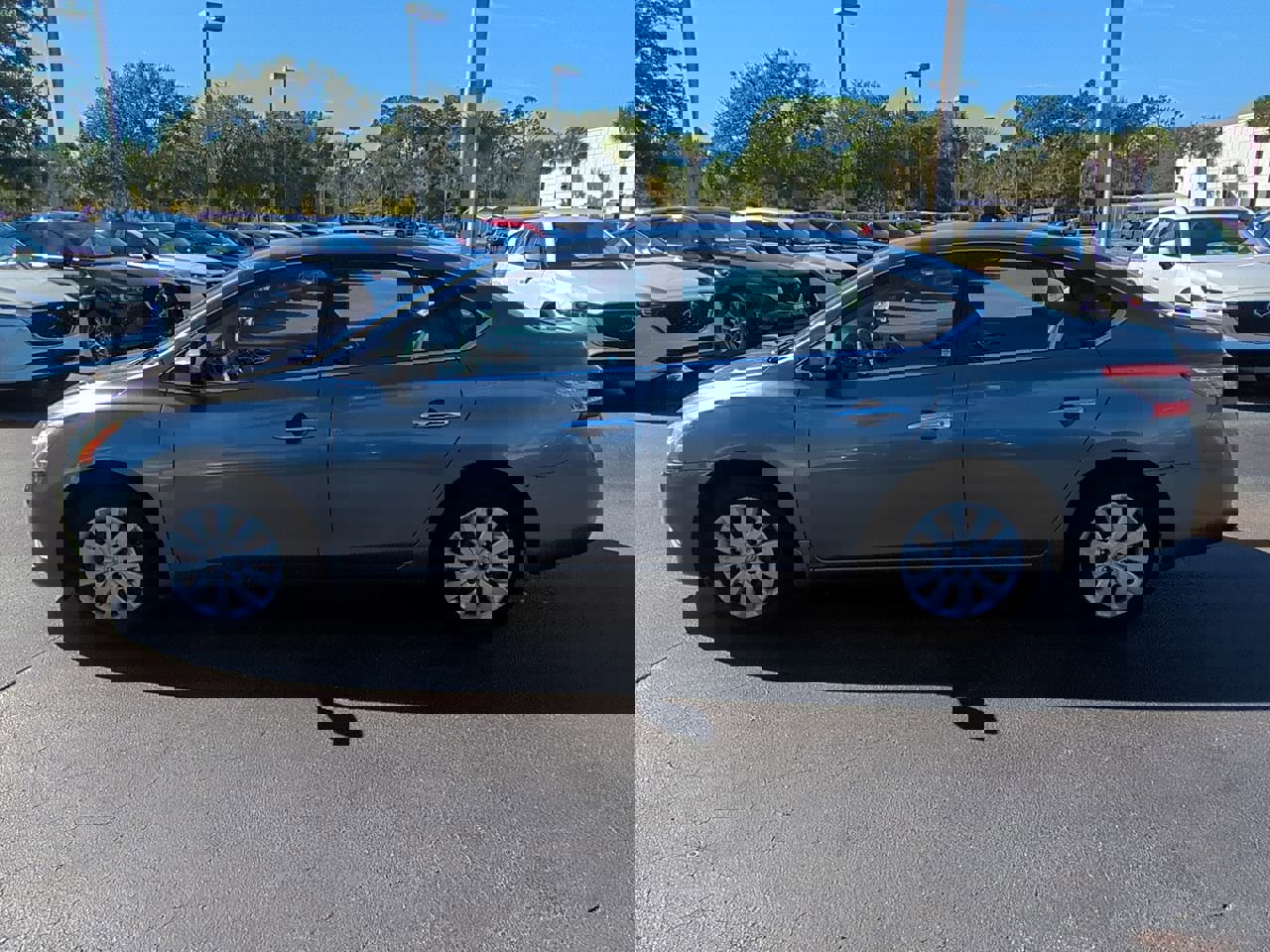 Used 2015 Nissan Sentra SV image 7