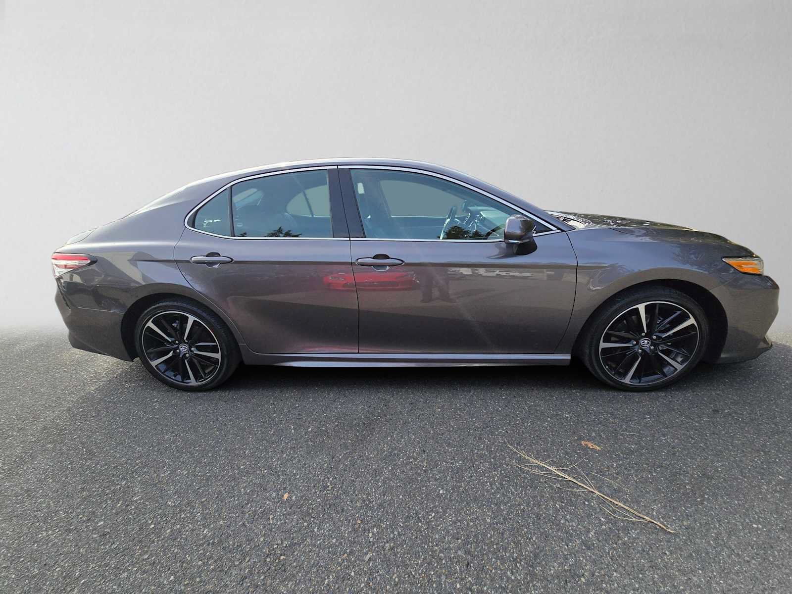 Used 2020 Toyota Camry XSE FWD image 2
