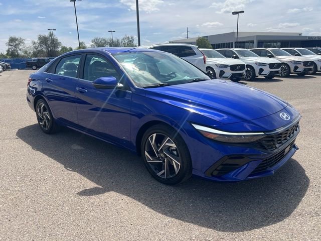Used 2025 Hyundai Elantra Limited FWD image 1