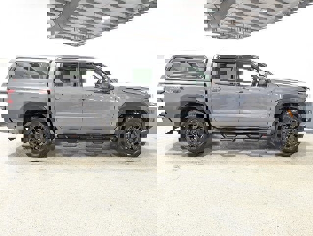 Used 2022 Nissan Frontier PRO-4X w/ Pro-4X Premium Package image 2