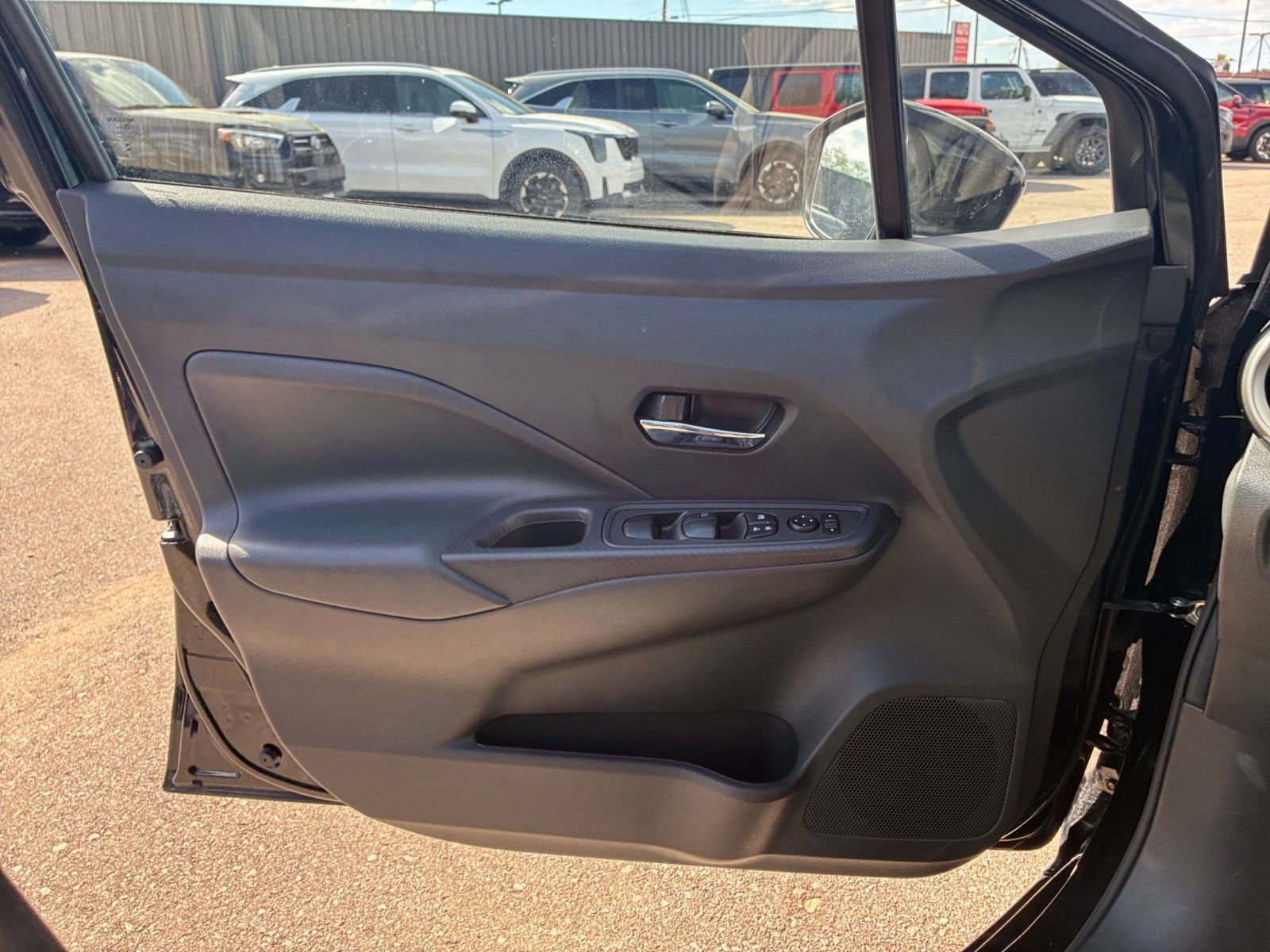 Used 2025 Nissan Versa SV image 18