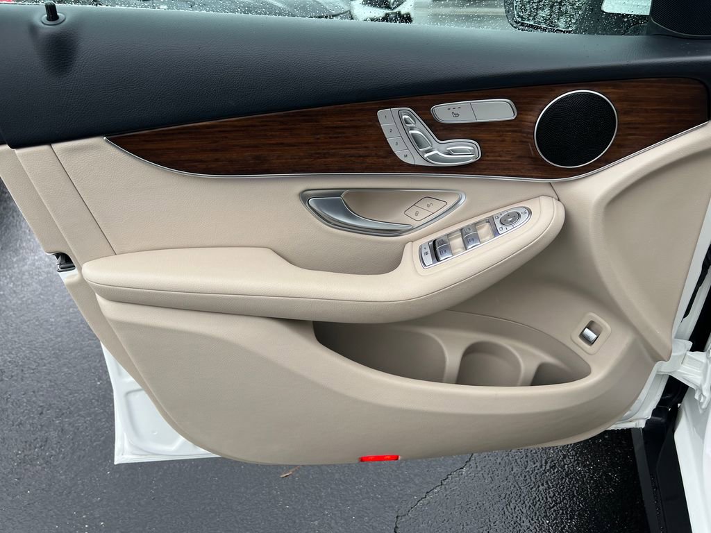 Used 2022 Mercedes-Benz GLC 300 image 12