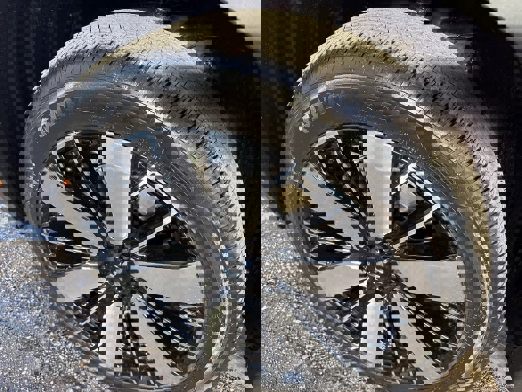 New 2025 Mitsubishi Outlander SE image 10