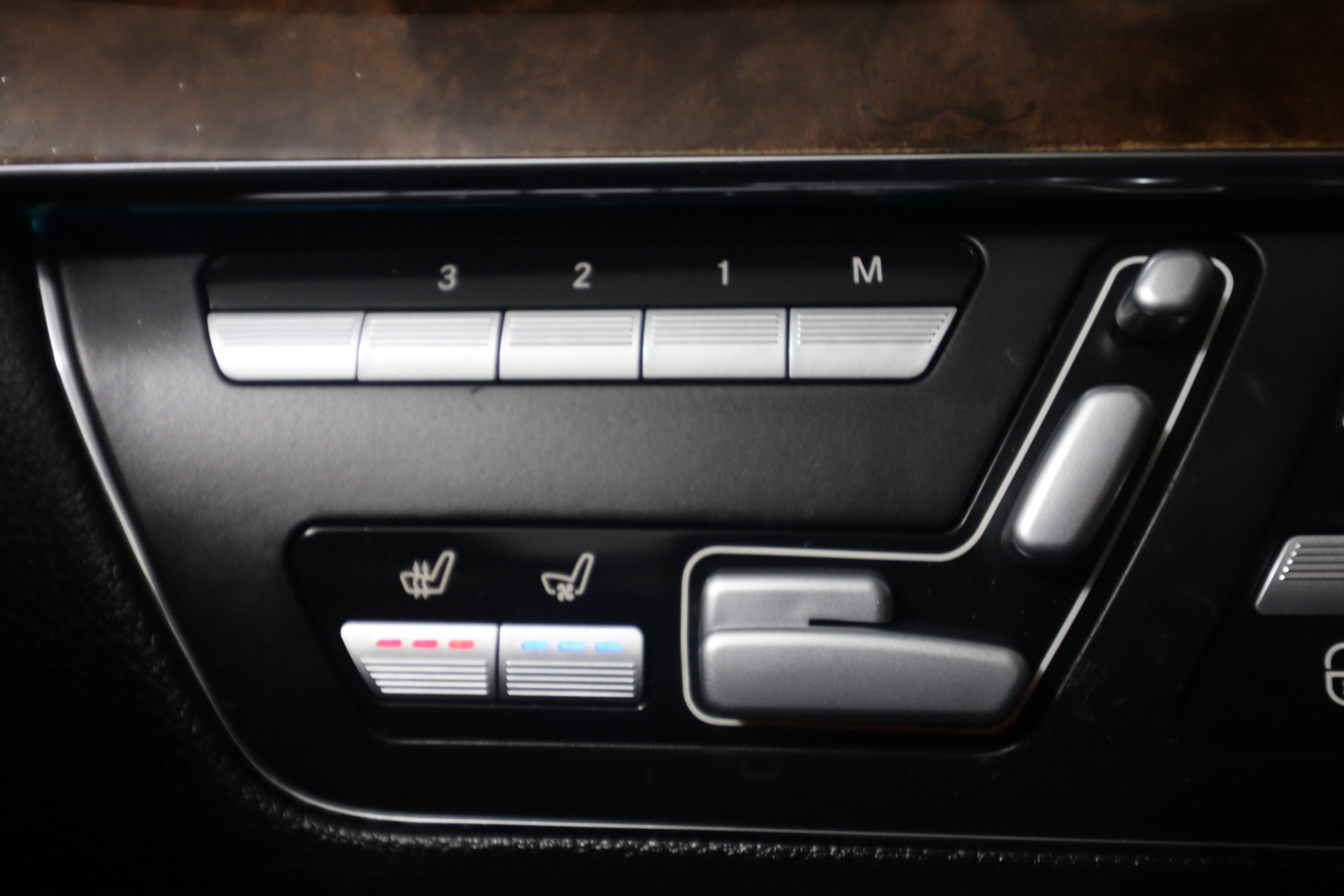 Used 2011 Mercedes-Benz S 550 4MATIC image 21