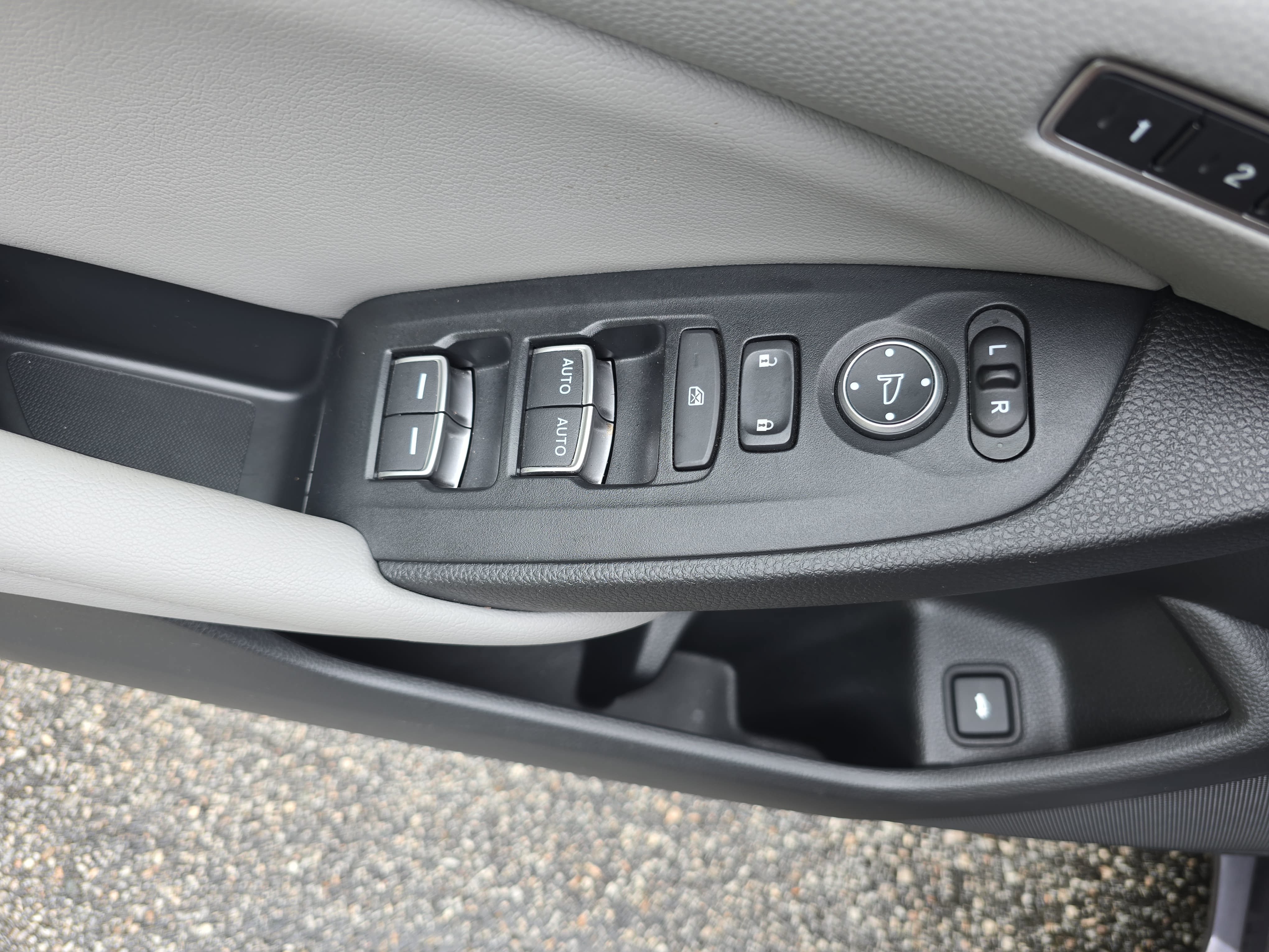 Used 2018 Honda Accord Touring image 29