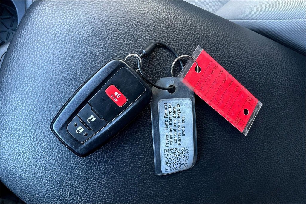 Used 2025 Toyota RAV4 XLE image 10