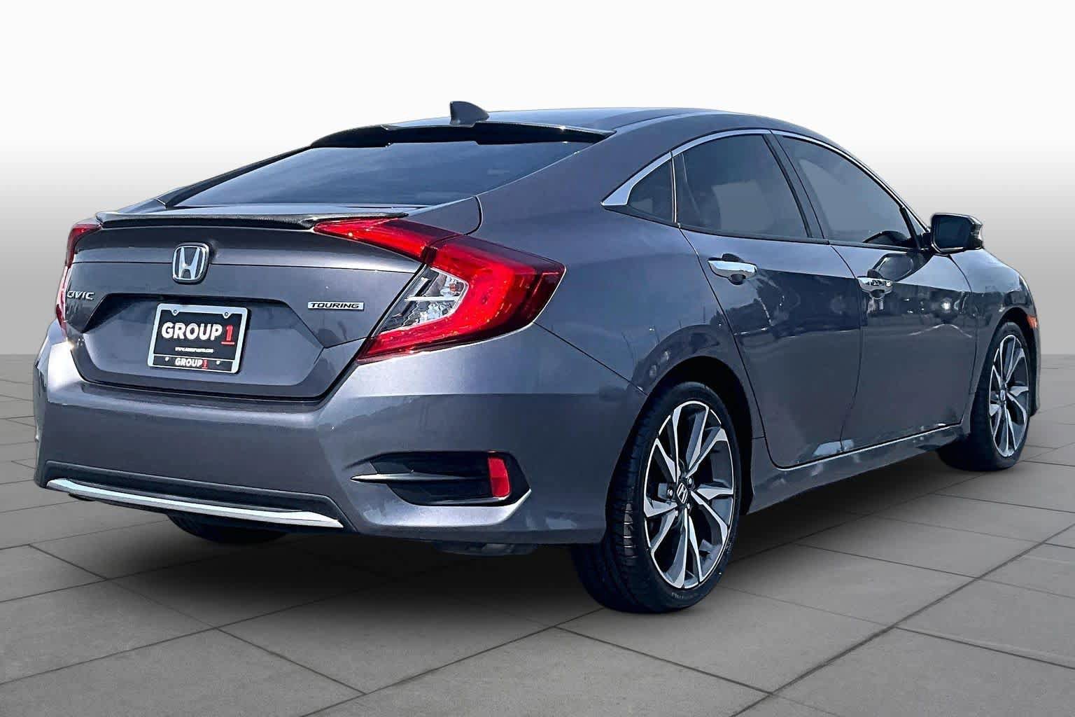 Used 2019 Honda Civic Touring image 12