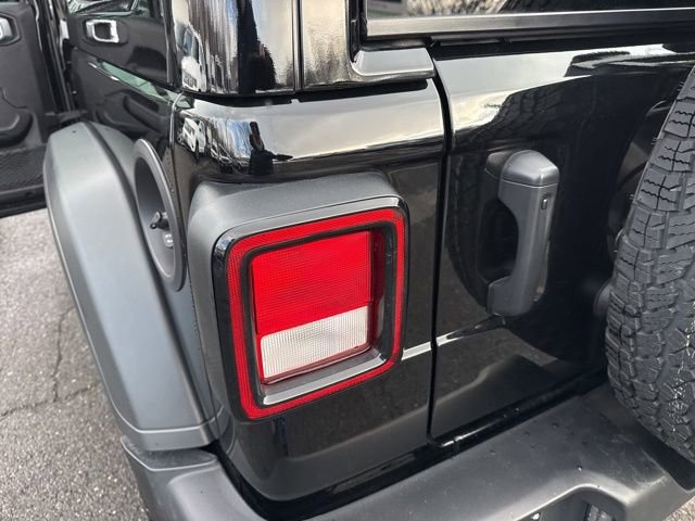 Used 2025 Jeep Wrangler Sport S image 36