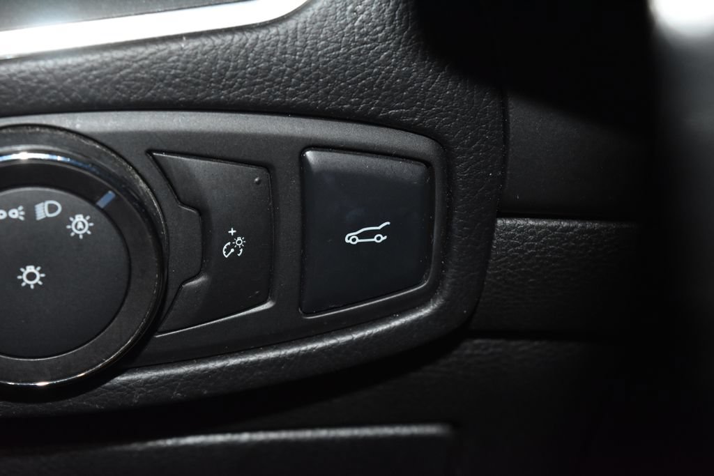 Used 2015 Ford Edge Titanium w/ Equipment Group 301A AWD/4WD image 19