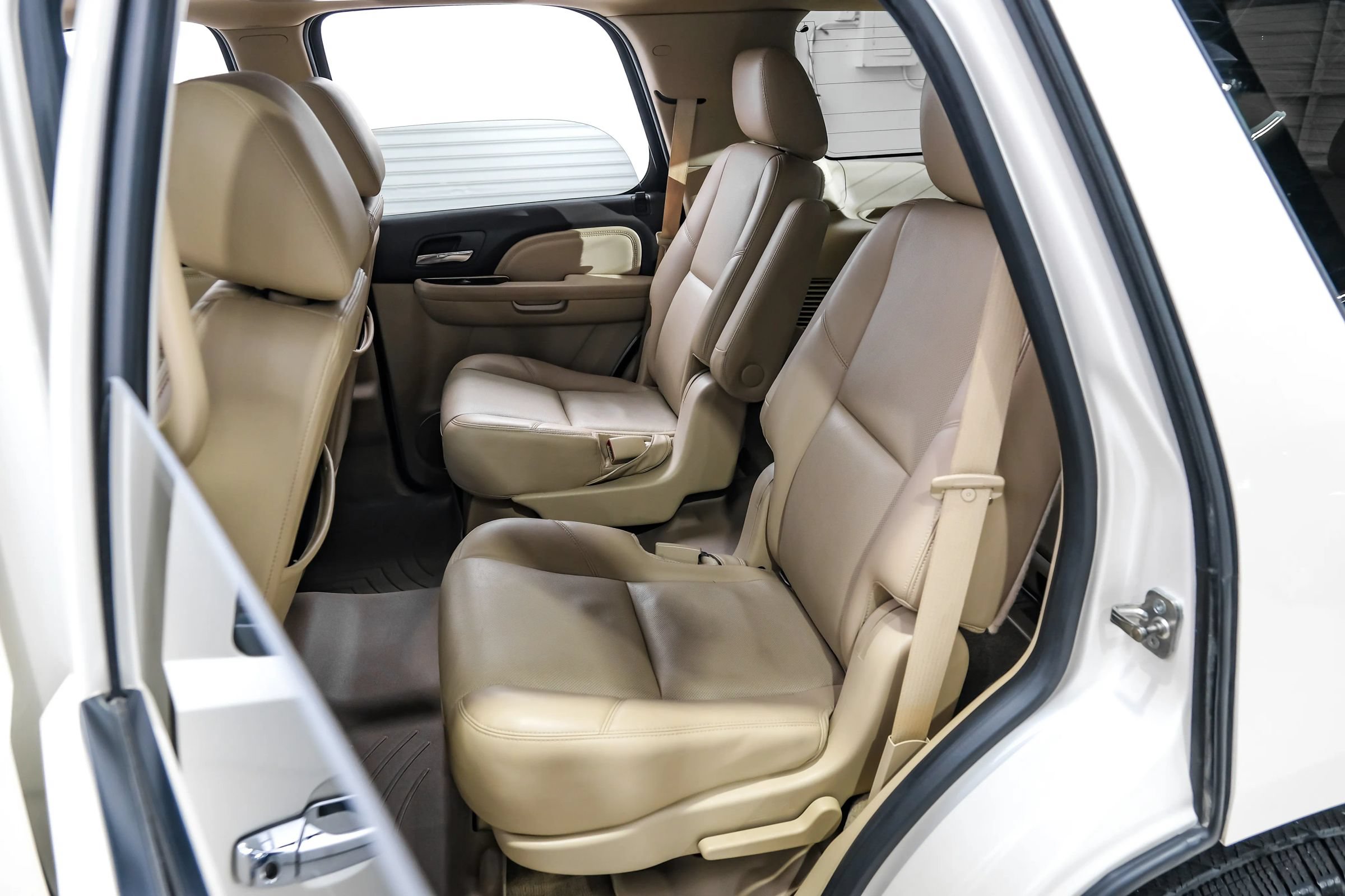 Used 2014 GMC Yukon Denali RWD image 49
