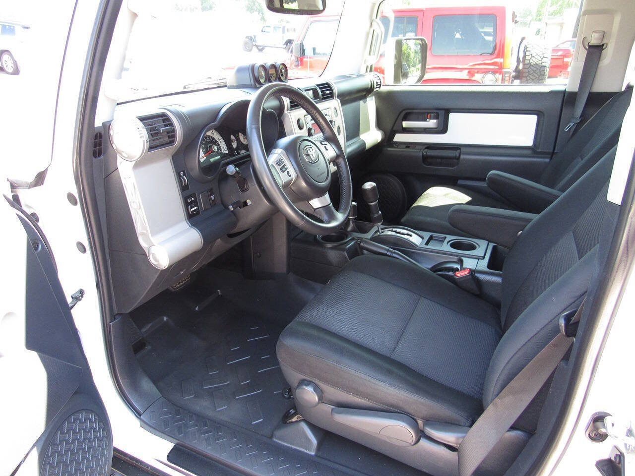 Used 2014 Toyota FJ Cruiser 4WD w/ Upgrade Package image 18