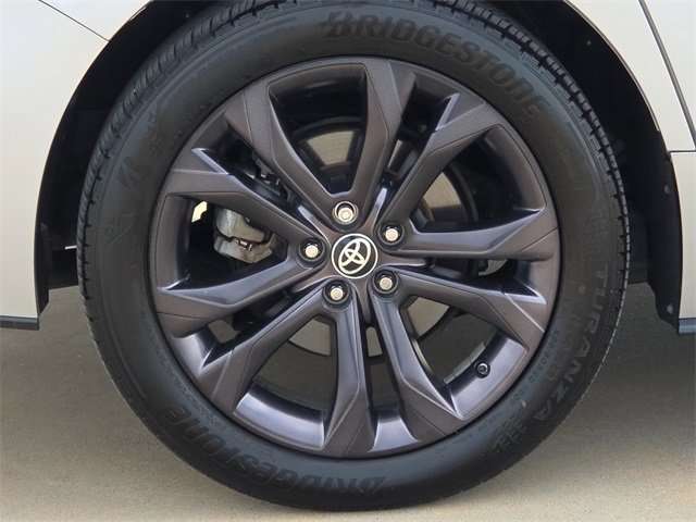 Used 2022 Toyota Sienna XSE image 9