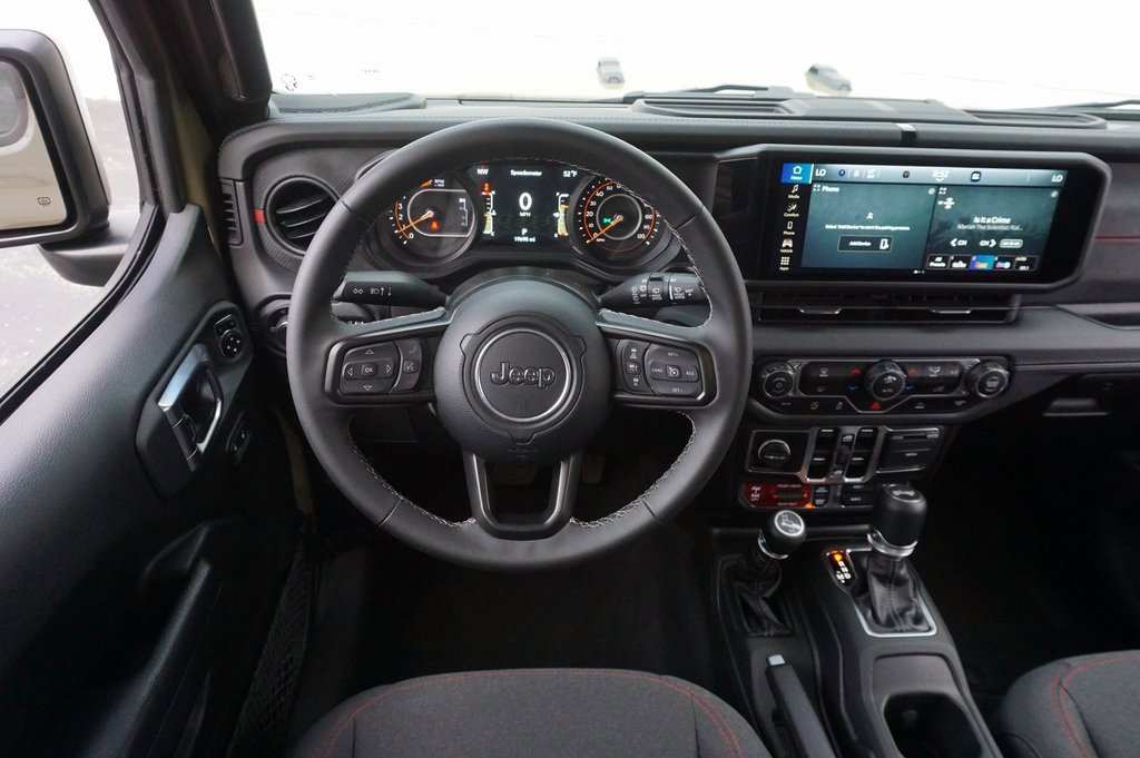 Used 2025 Jeep Wrangler Rubicon image 13