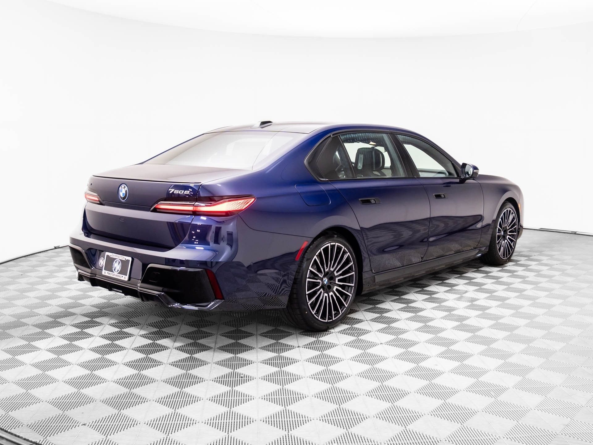 New 2026 BMW 750e xDrive w/ Executive Package image 6