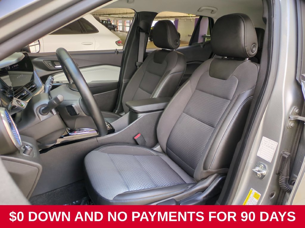 Used 2025 Chevrolet Trax LT w/ LT Convenience Package FWD image 23