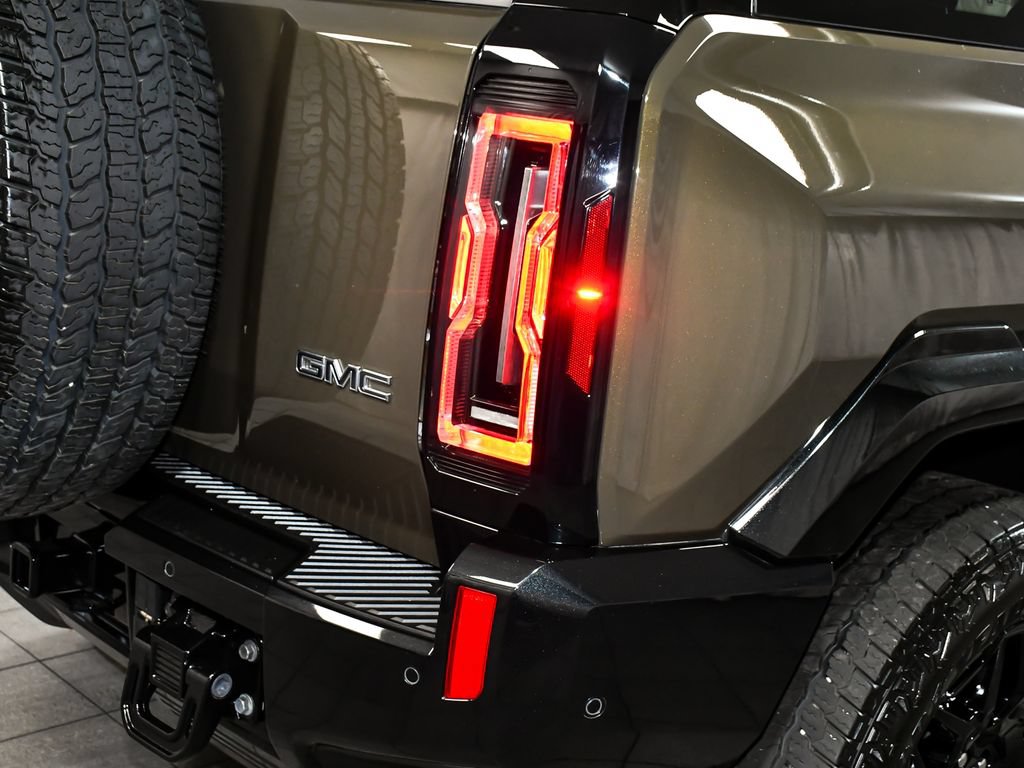Used 2025 GMC Hummer EV 2X w/ LPO, Cargo Utility Package AWD/4WD image 82