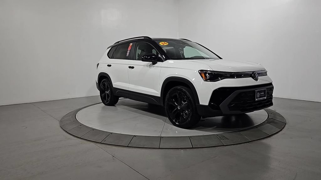 Certified 2026 Volkswagen Taos SE AWD/4WD image 7