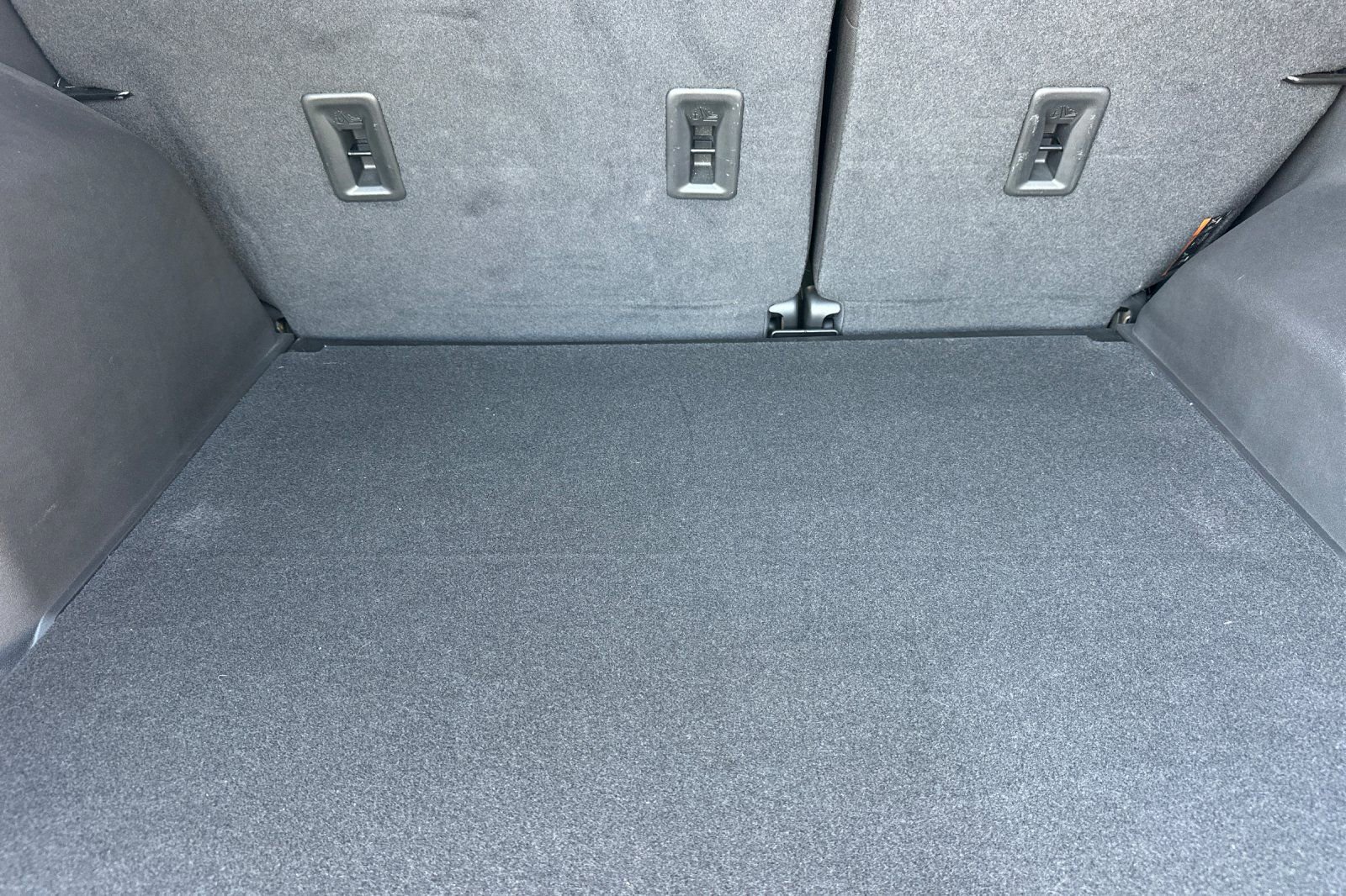 Used 2023 GMC Terrain SLE FWD image 18