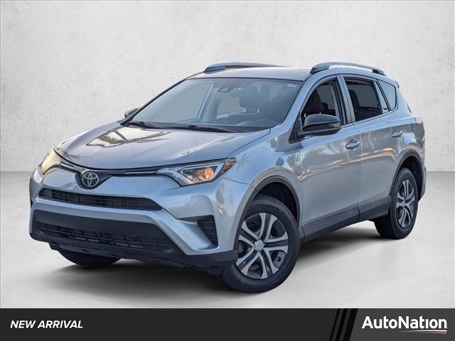 Used 2018 Toyota RAV4 LE image 1