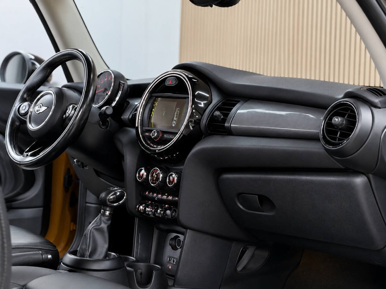 Used 2018 MINI Cooper 2-Door Hardtop FWD image 5