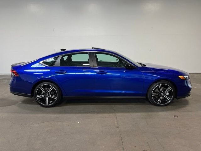 Used 2024 Honda Accord Sport image 3