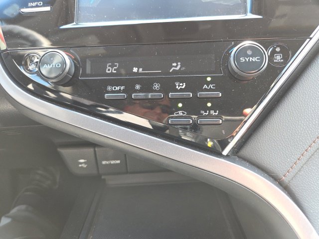 Used 2018 Toyota Camry LE FWD image 17