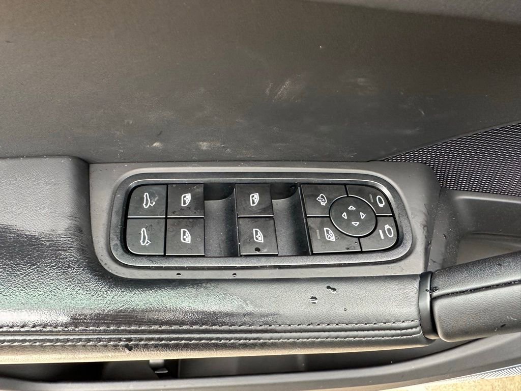 Certified 2025 Porsche Cayenne GTS AWD/4WD image 18