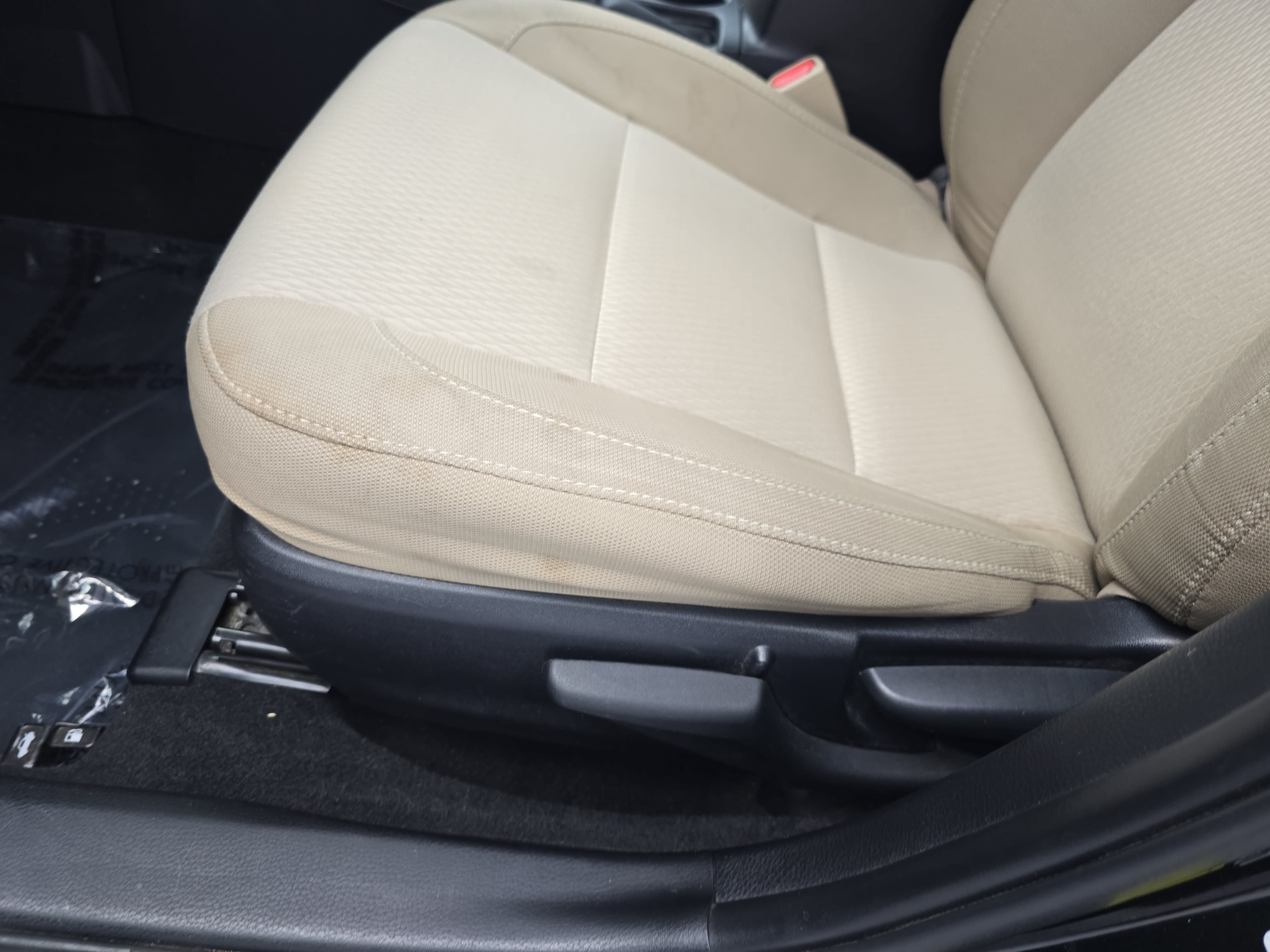 Used 2016 Toyota Corolla LE FWD image 27