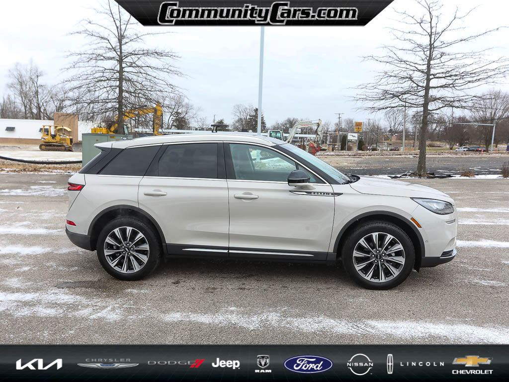 Certified 2022 Lincoln Corsair Reserve w/ Equipment Group 201A image 8