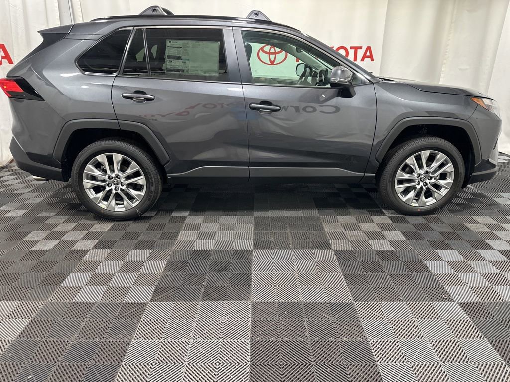 Used 2025 Toyota RAV4 XLE Premium image 7