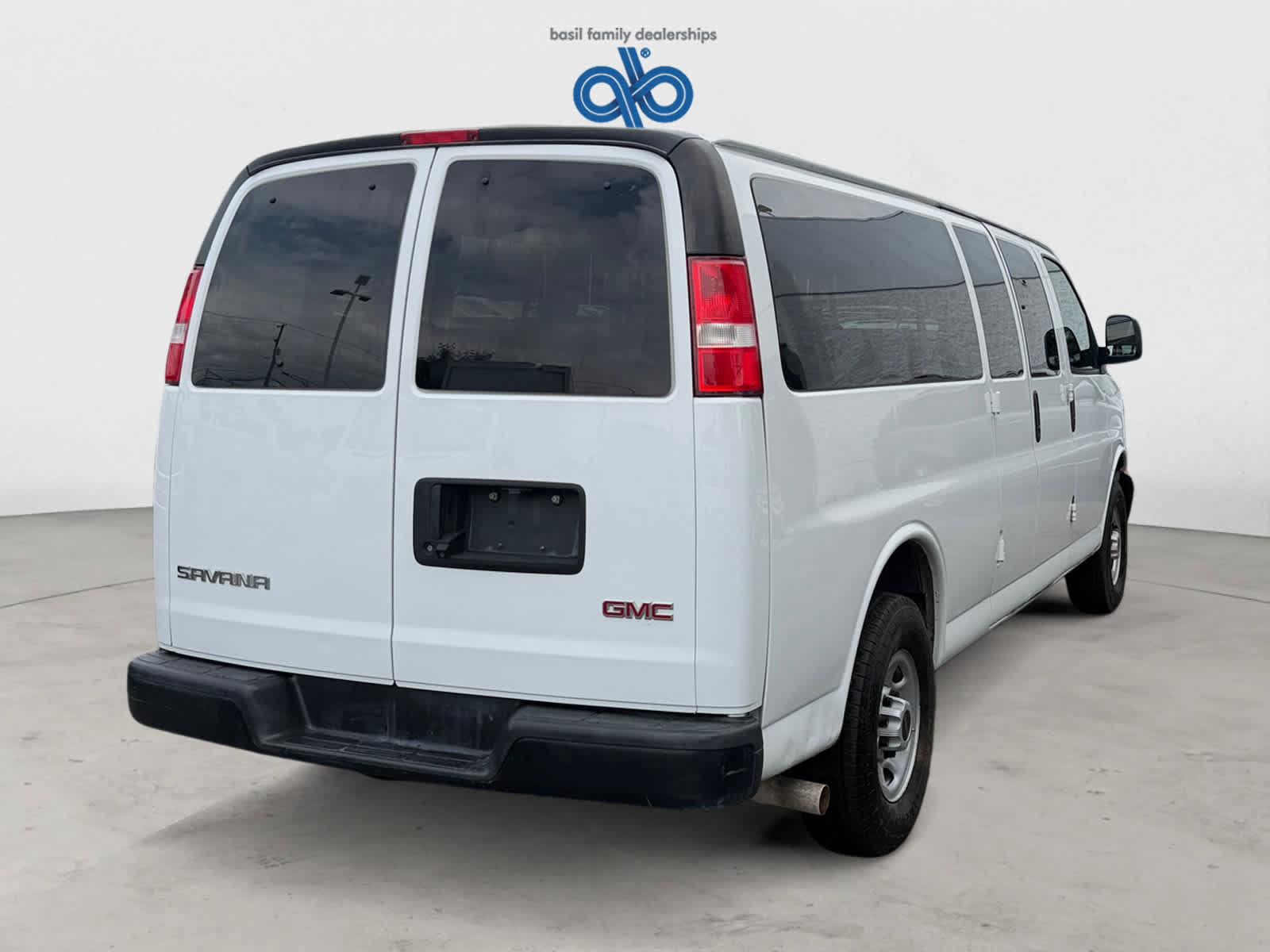 Used 2022 GMC Savana 3500 LS RWD image 4