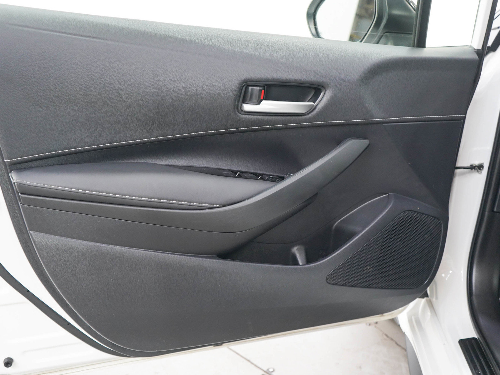 Used 2022 Toyota Corolla SE FWD image 16