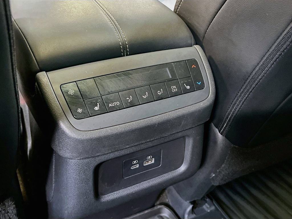 Used 2024 Nissan Pathfinder SL w/ SL Premium Package FWD image 24