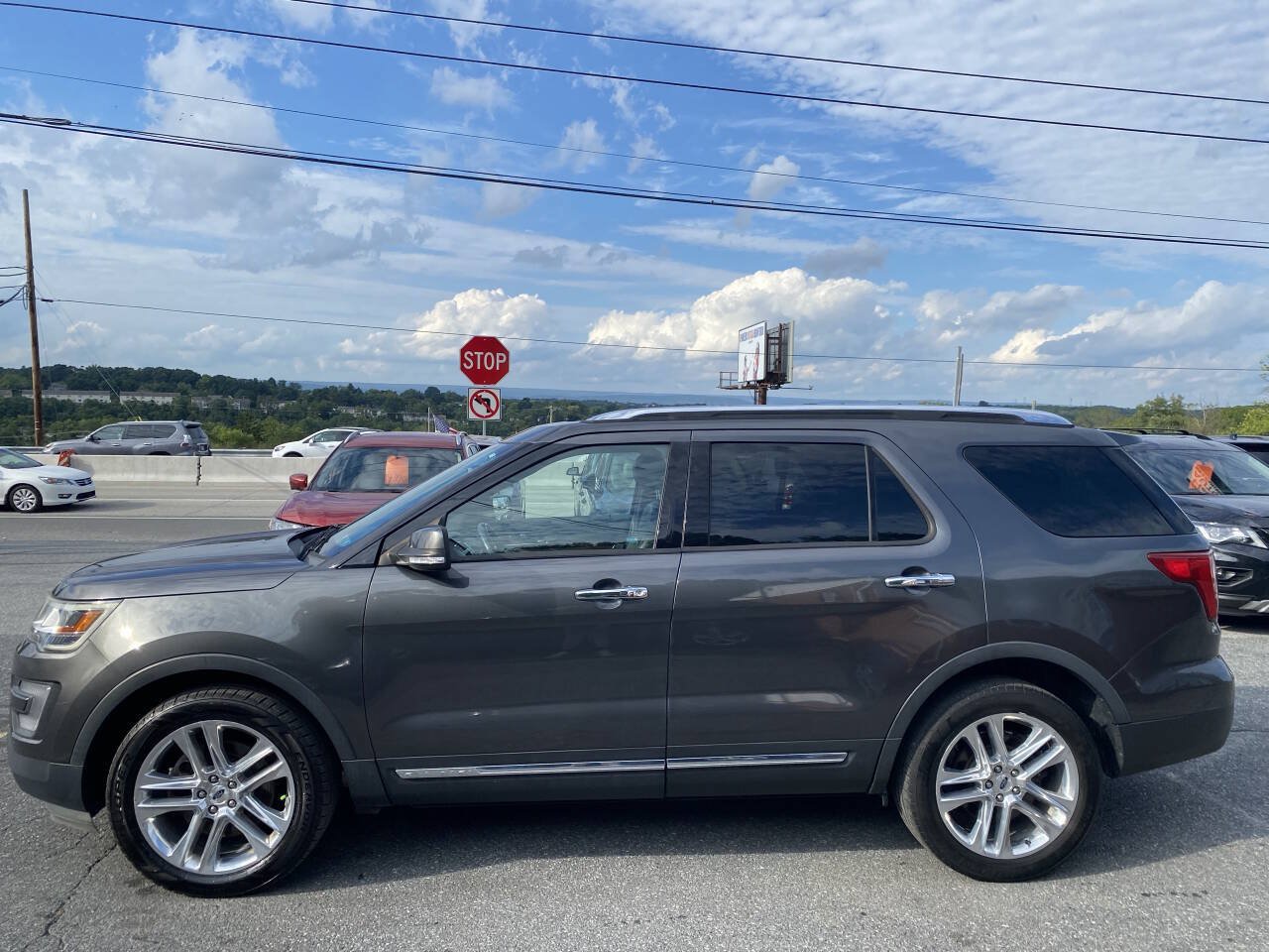 Used 2017 Ford Explorer Limited AWD/4WD image 8