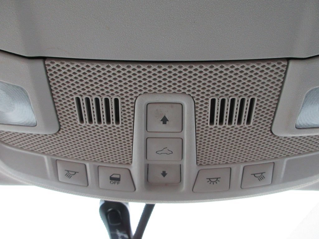 Used 2015 Ford Fusion SE w/ Equipment Group 202A FWD image 31