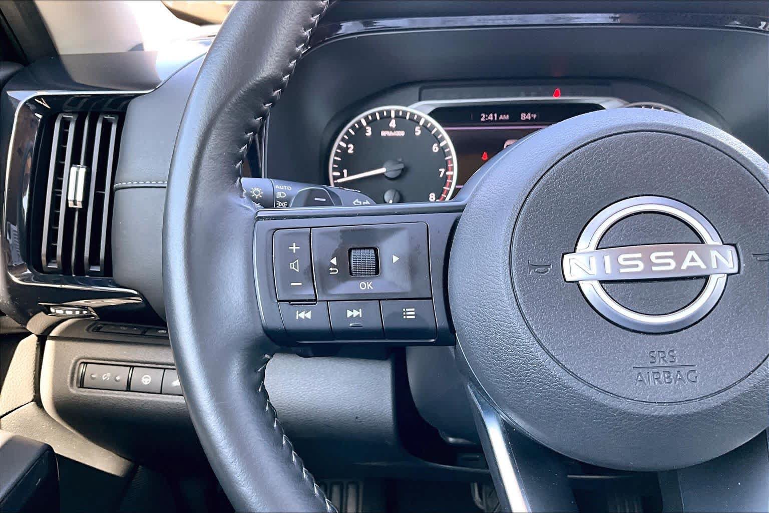 Used 2025 Nissan Pathfinder SV AWD/4WD image 19