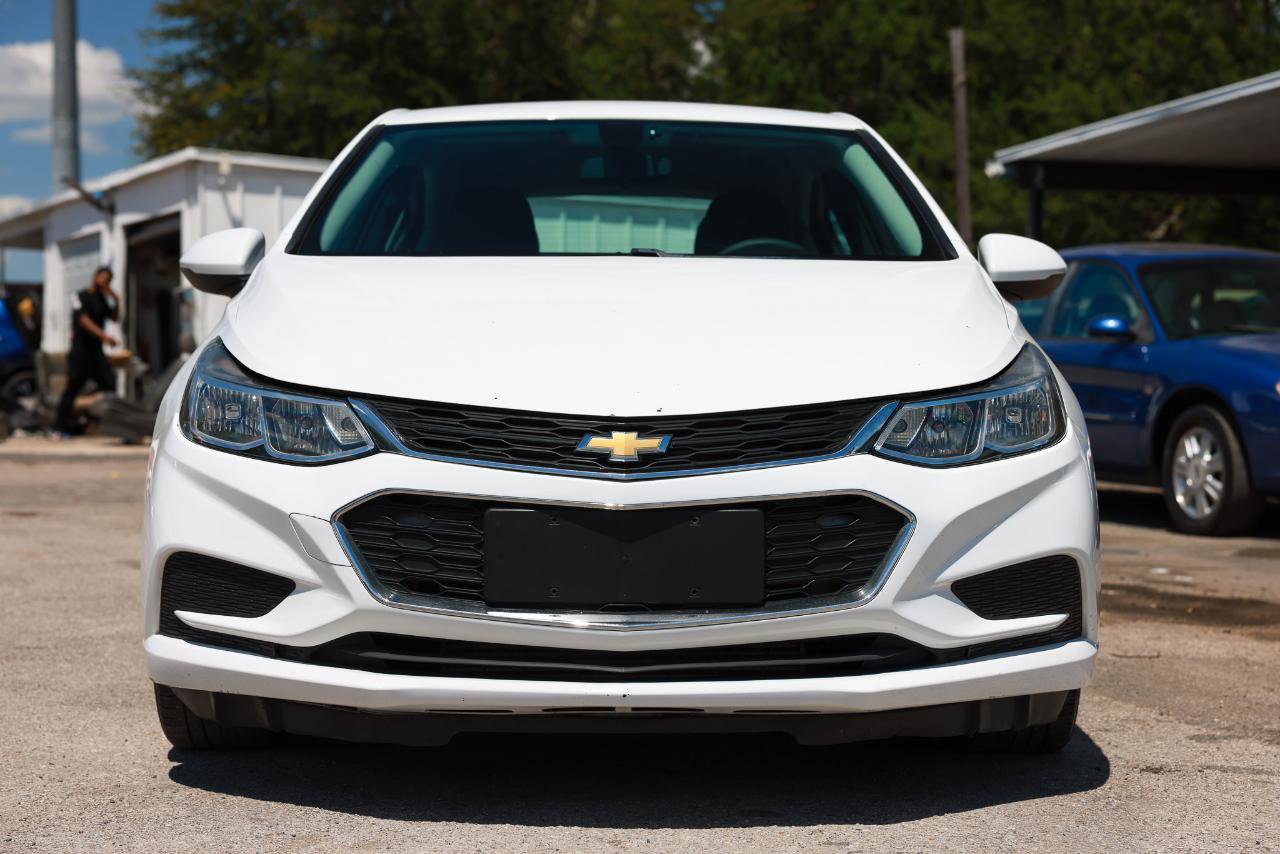 Used 2018 Chevrolet Cruze LT image 17