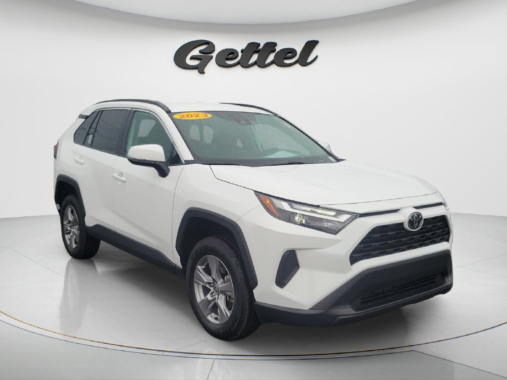 Used 2023 Toyota RAV4 XLE FWD image 3