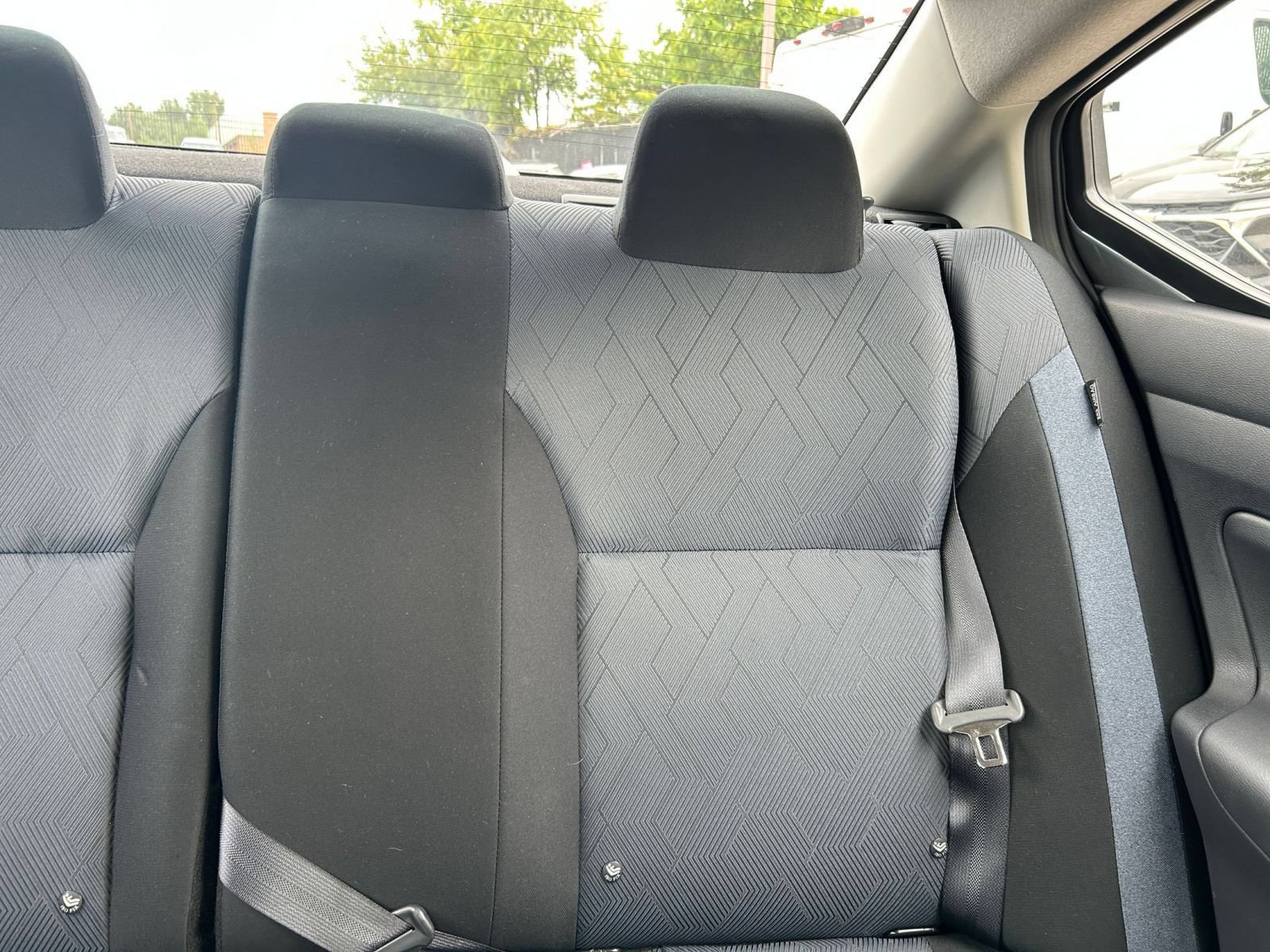 Used 2025 Nissan Versa SV FWD image 31